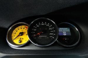 Renault-Megane-R-S-R-S-Cockpit-Drehzahlmesser-Analog-Tachometer-fotoshowImage-c743a0b4-447647.jpg